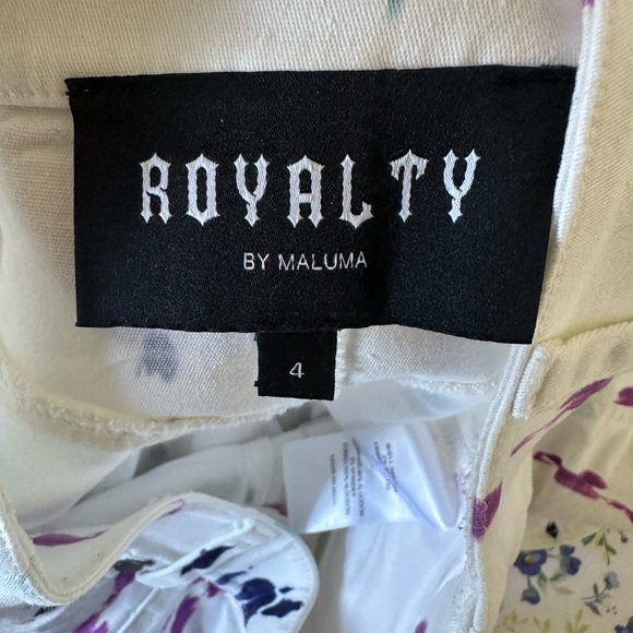 ROYALTY by Maluma soft denim crop top - Picture 3 of 3